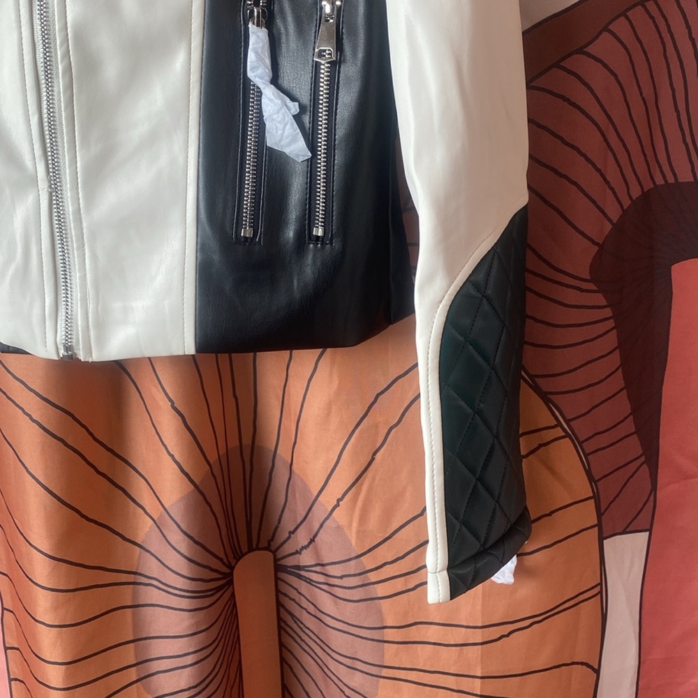 NWT FOREVER 21 faux leather jacket - Picture 3 of 5